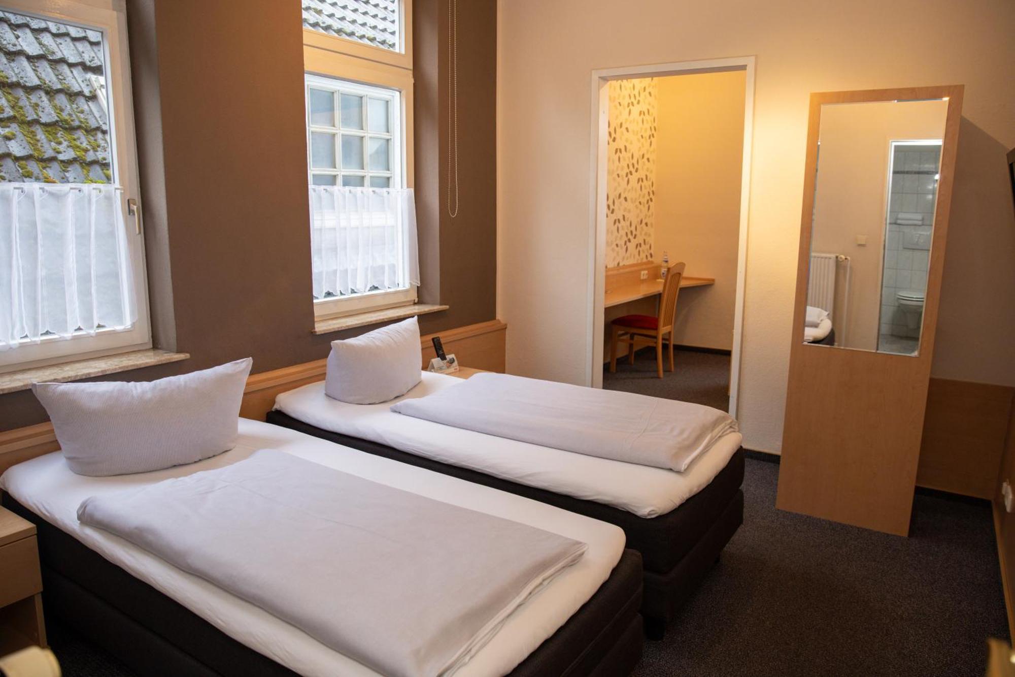 Zur Linde Hotel 3*